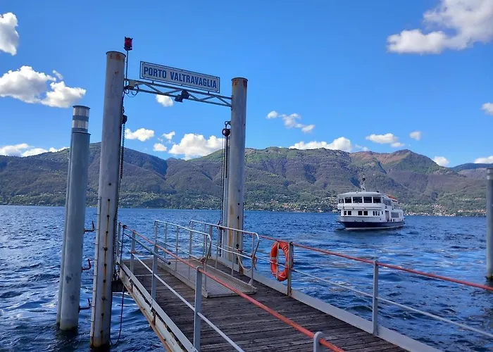 Sunsets On Maggiore With 2 Garages Lägenhet *