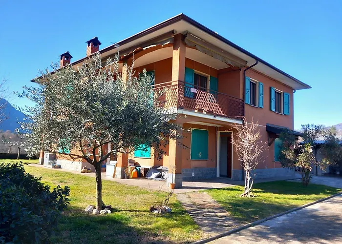 Sunsets On Maggiore With 2 Garages Daire