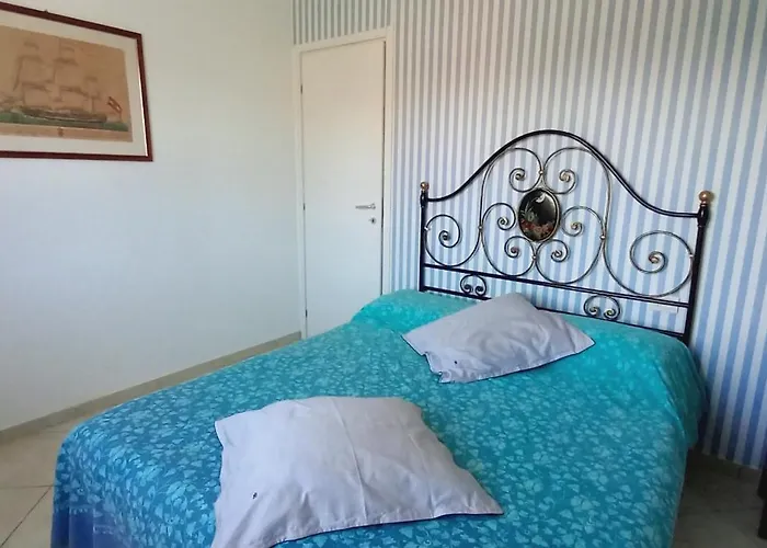 Sunsets On Maggiore With 2 Garages 아파트